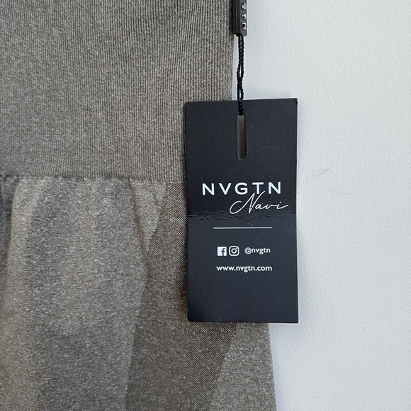 NVGTN Contour Seamless Leggings MEDIUM NWT - Picture 5 of 6